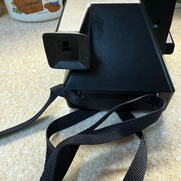 Polaroid Sun 600 LMS Camera - Black and Silver - Picture 5 of 16